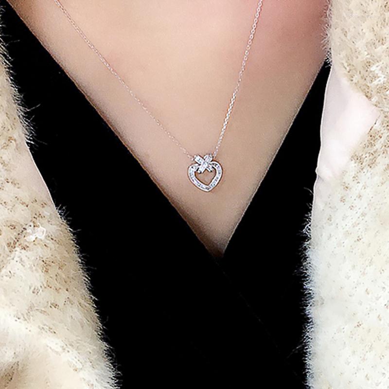 Pendant Necklaces Huitan Stylish Love Necklace Women Romantic Anniversary Gift Heart With Cross Design Creative Female Fashion Jewelry
Pendant Necklaces Huitan Stylish Love Necklace Women Romantic Anniversary Gift Heart With Cross Design Creative Female Fashion Jewelry