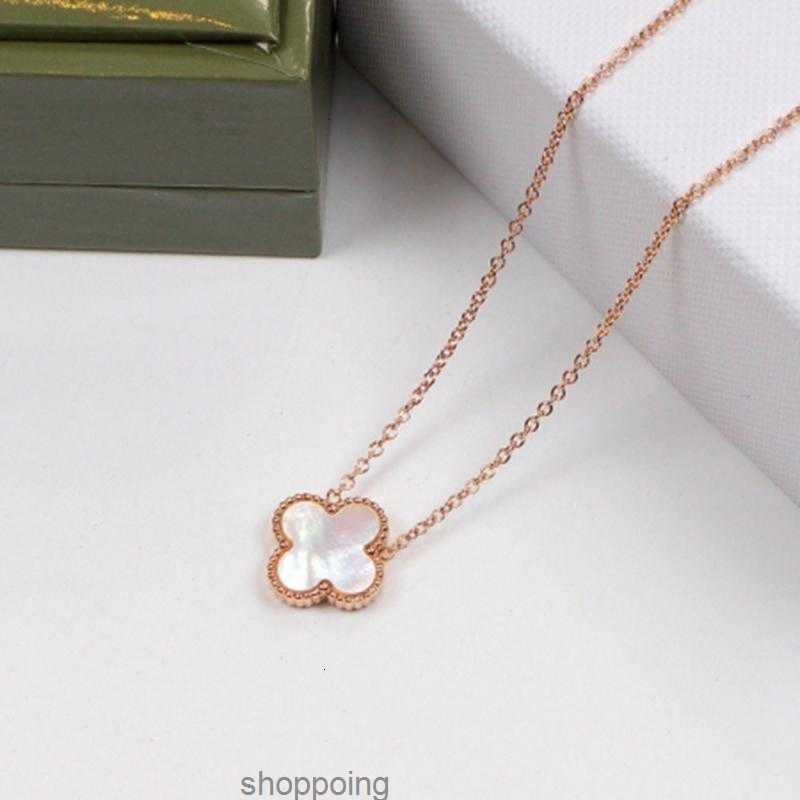 2023 Womens r Designenecklace Fashion Flowers Four-leaf Clover Cleef Pendant 14k Gold s Jewelry
2023 Womens r Designenecklace Fashion Flowers Four-leaf Clover Cleef Pendant 14k Gold s Jewelry