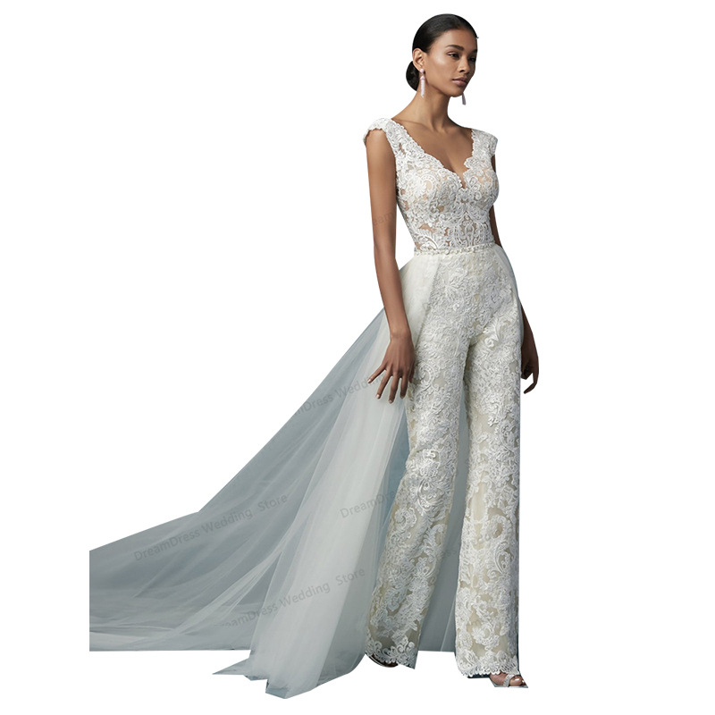 2024 Jumpsuit Wedding Dress With Detachable Train Bride Pants Suit Lace Appliqued Sleeveless Women Bridal Outfits Backless Custom Vestido De Noiva