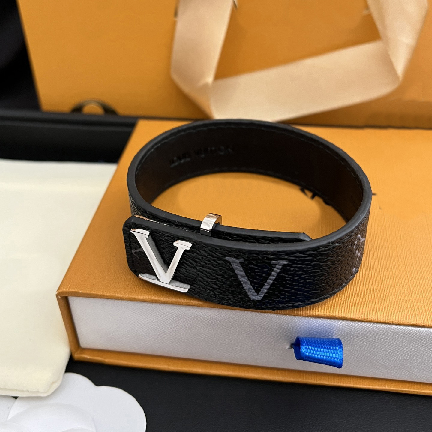 Charm Bracelets Bangle Luxury Designer Mens Leather Bracelet Bangle BlackWith Original Brand Box Men Birthday Gifts Bangle Designer Hand Jewelry Christma Fashion