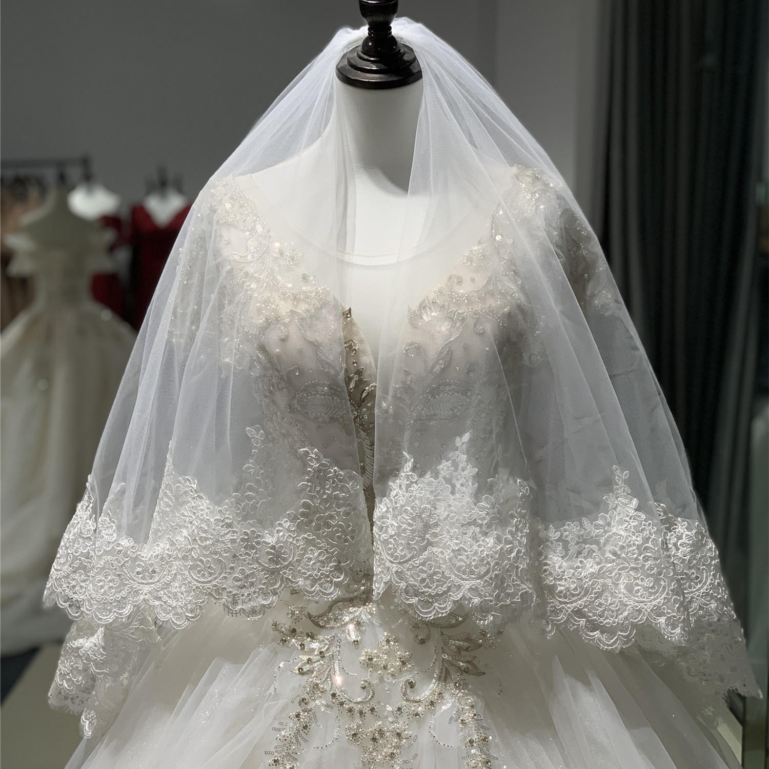 Fancy Wedding Veils 2 Layers Bridal Veils Tulle with Applique Shining Sequins Wedding Accessories