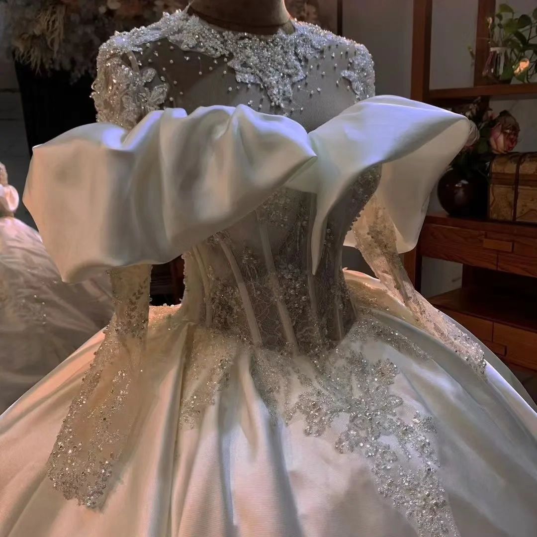 Lace Gorgeous Ball Wedding Dresses Long Sleeves Beaded Bridal Gown Sequined Sweep Train Satin Vestido De Novia For Bride