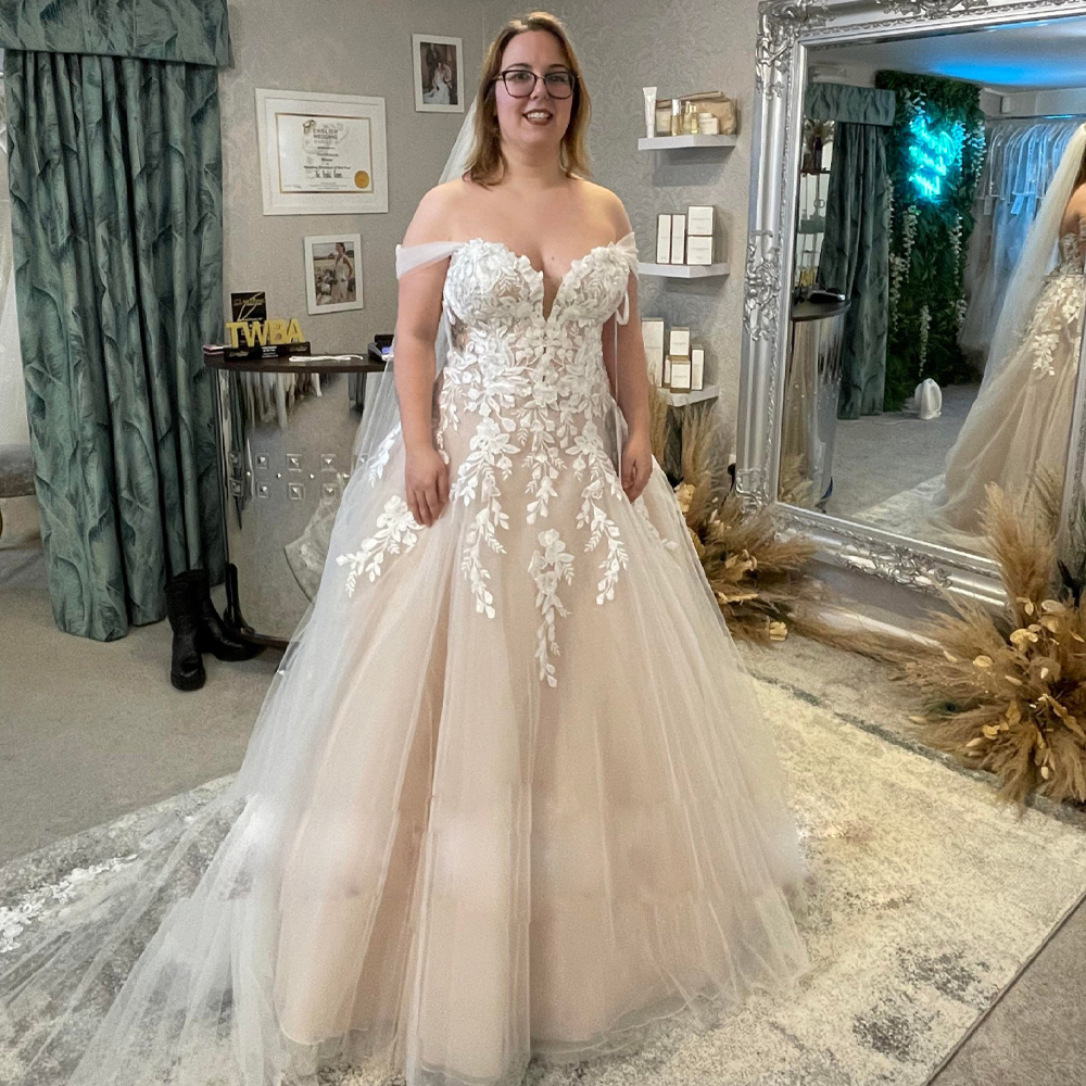 Vintage Wedding Dresses 2024 Off the Shoulder A Line Bridal Dress for Women Lace Appliques Plus Size Vestidos De Mariee