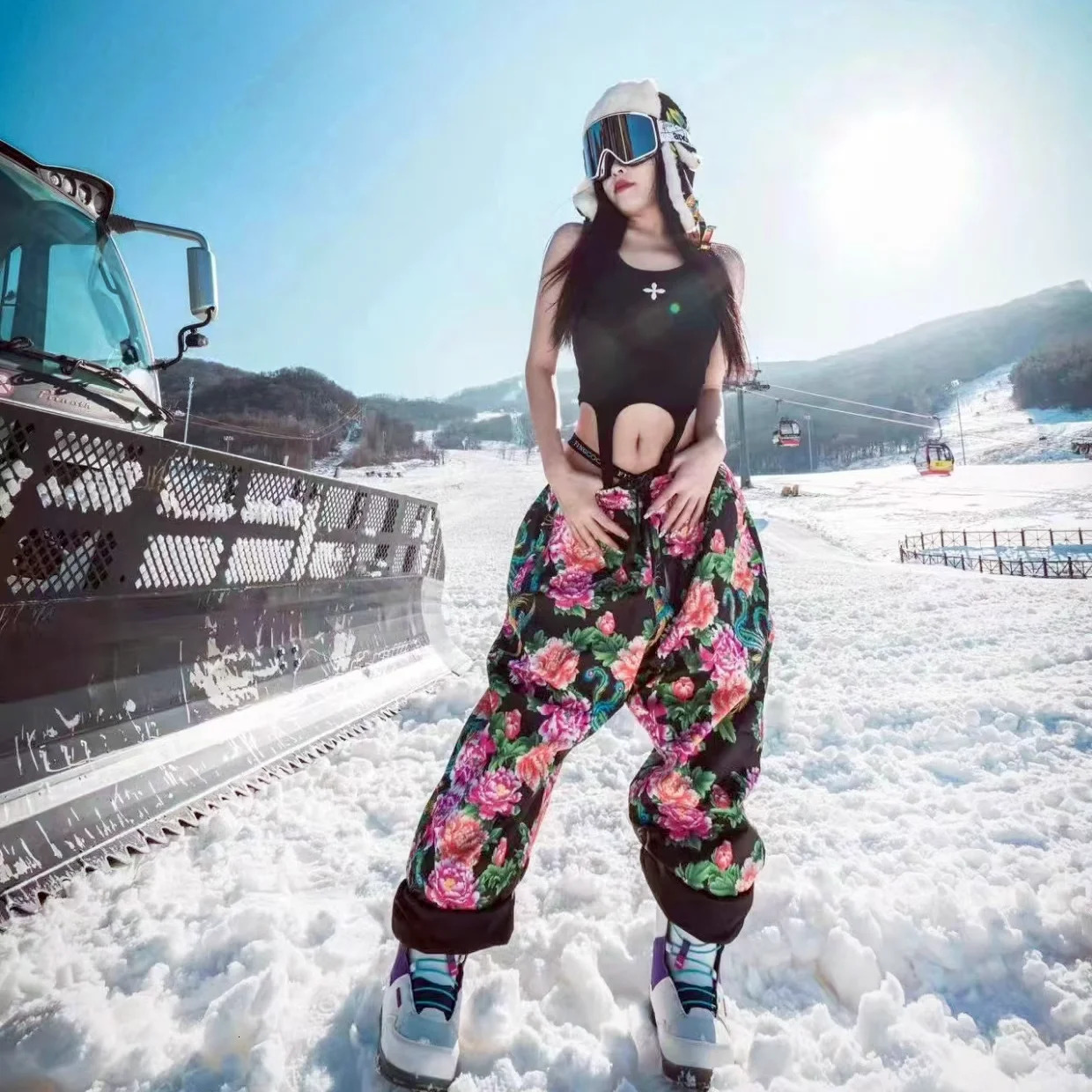 Skiing BIB Pants Latest Big Flower Ski Suit Womens Single Board Double Windproof Waterproof and Warm Professional Set for 231202