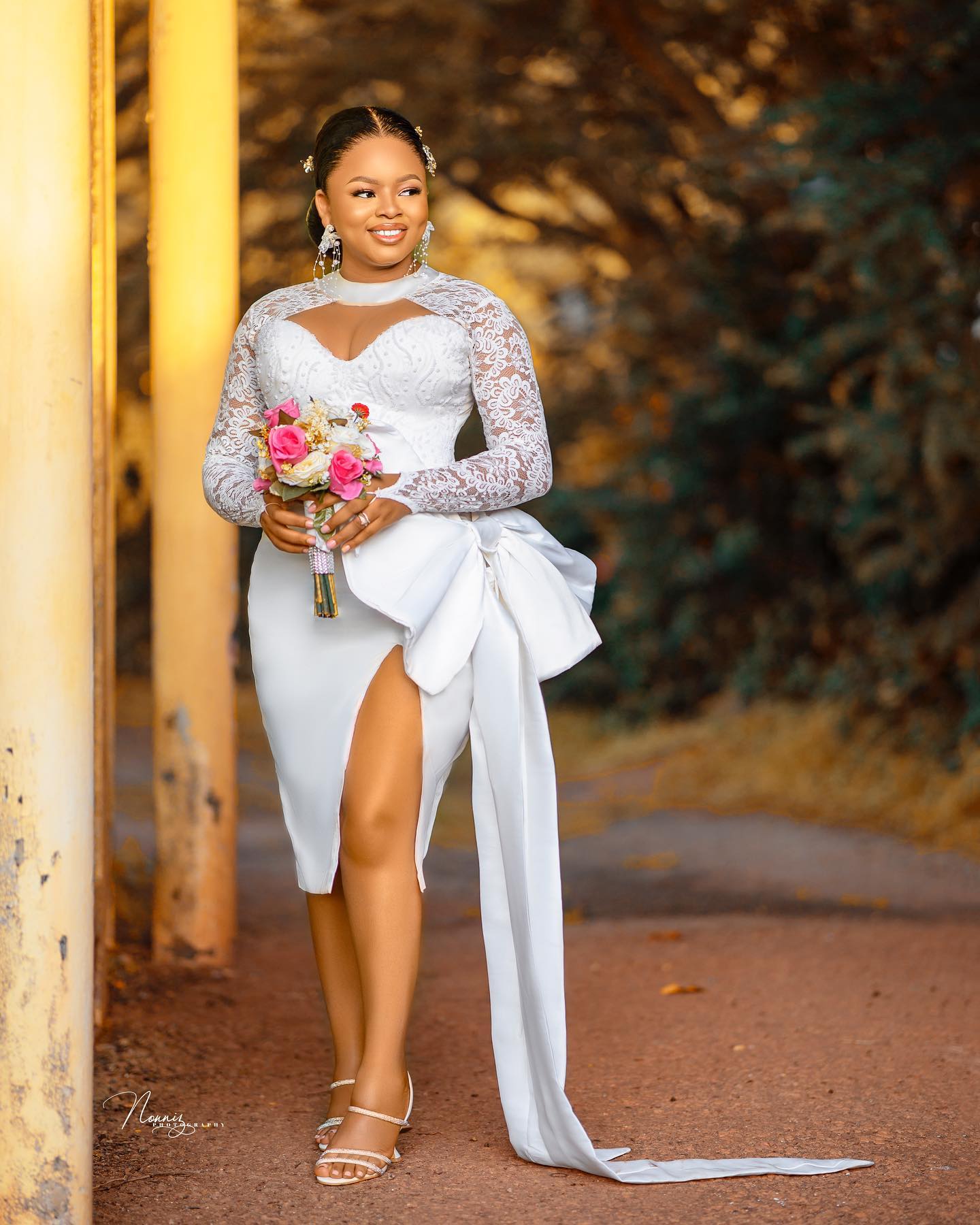 Stunning Lace Sheath Wedding Dresses With Bowknot Bridal Gowns Long Sleeves Knee Length Sheer Jewel Neck Short Vestido De Novia