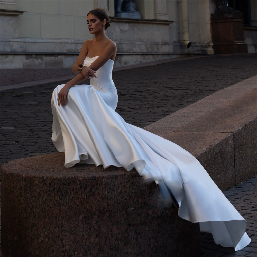 Mermaid Modern Strapless Dresses Pleat Satin Wedding Gown For Bridal Sweep Train Backless Robe De Mariee