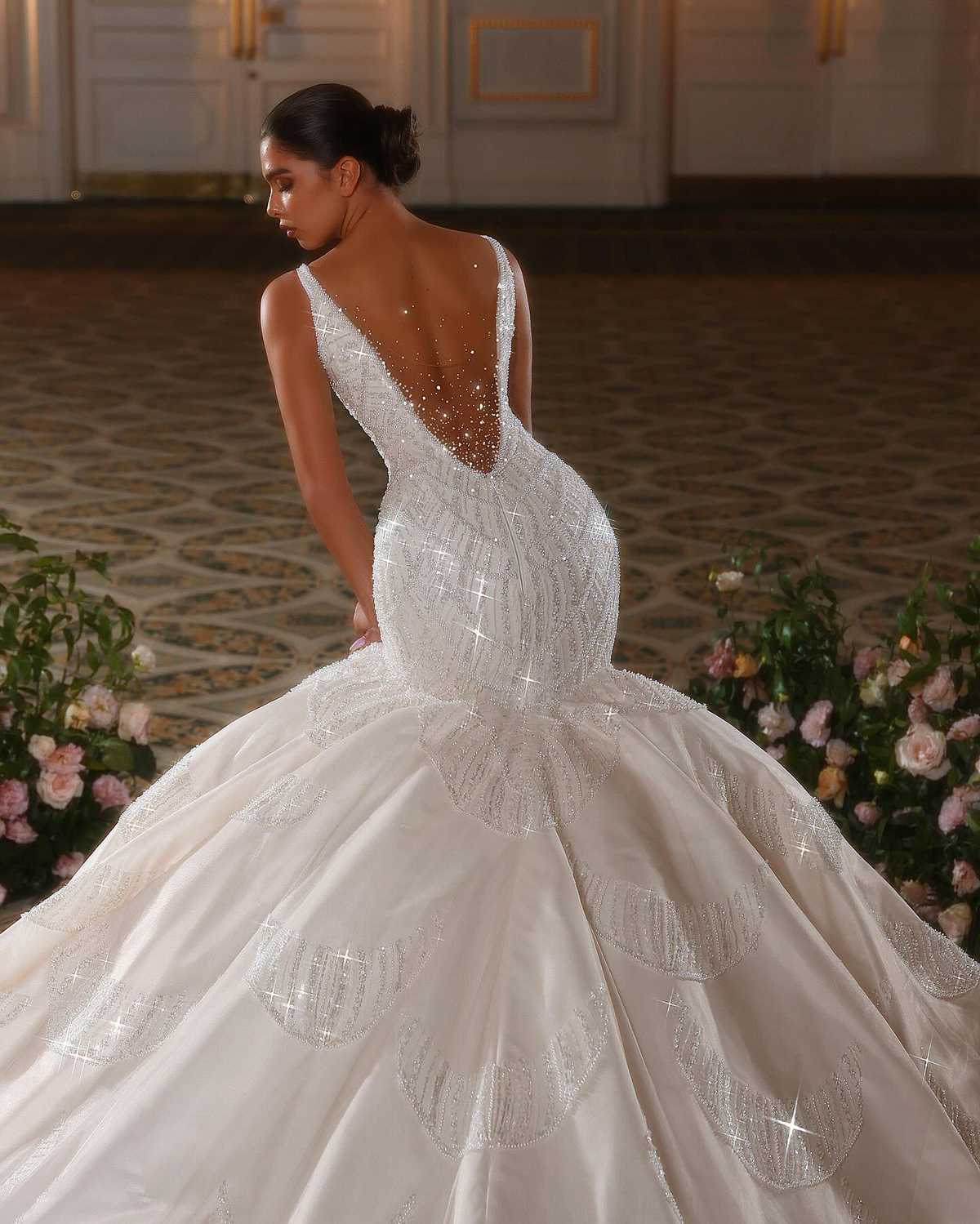 Vintage Mermaid Wedding Dress Lace Sequined Garden Wedding Gowns V Neck Sleeveless Backless Vestido De Noiva