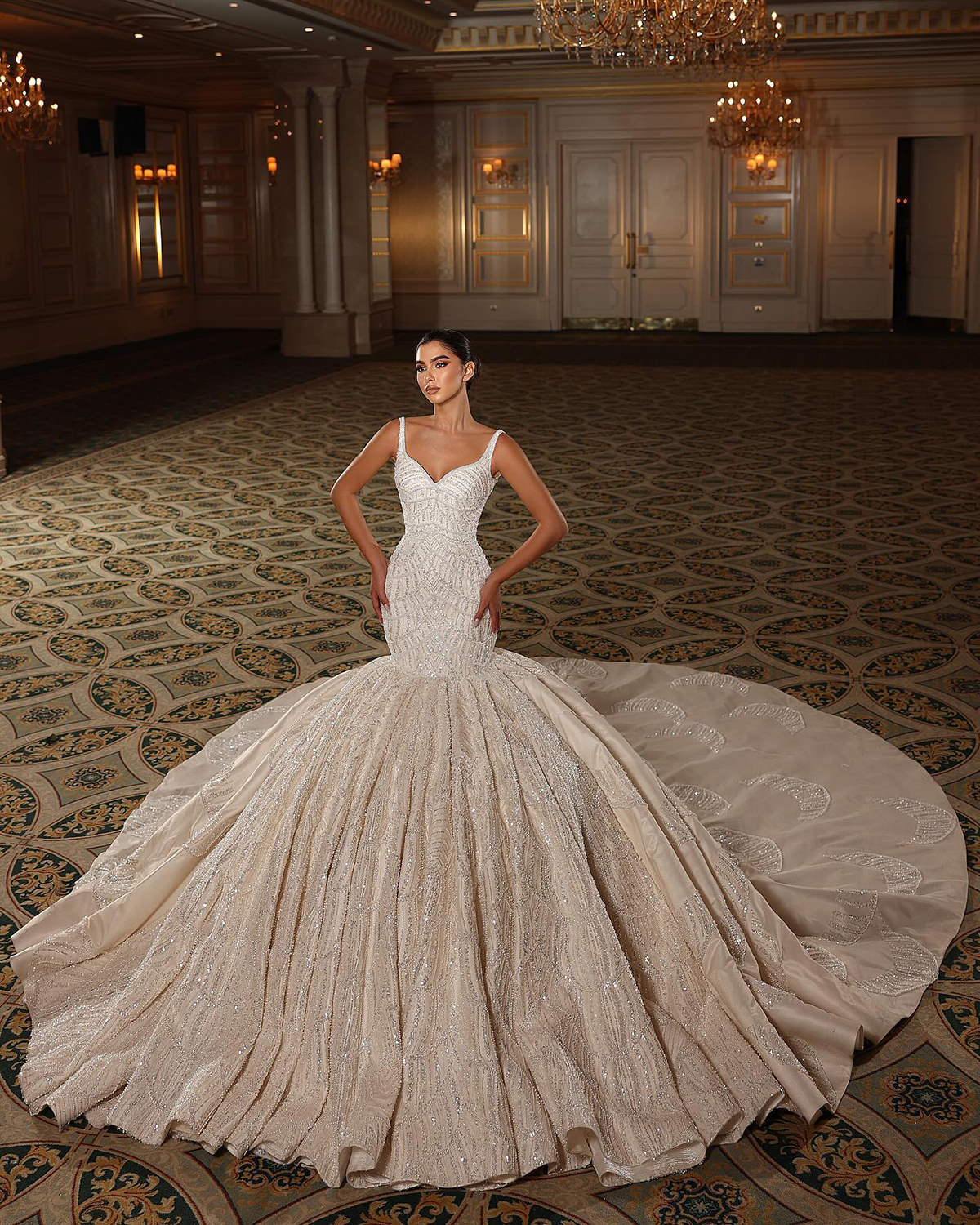 Vintage Mermaid Wedding Dress Lace Sequined Garden Wedding Gowns V Neck Sleeveless Backless Vestido De Noiva