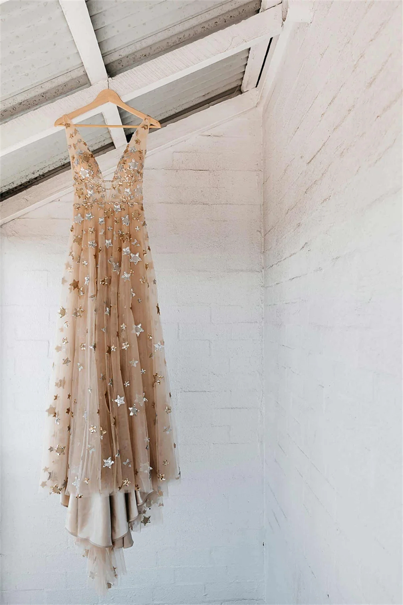 Shiny Boho Wedding Dress Star Sequins Embroidery V-Neck Backless Sexy Long Bridal Gowns Sleeveless Summer Vintage Beach Champagne Tulle Bride Dresses 