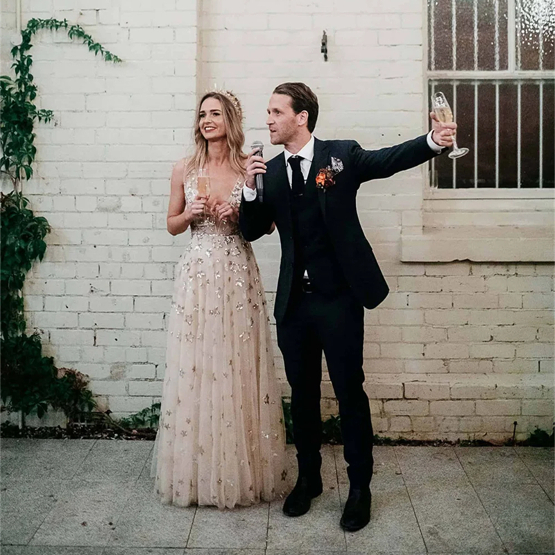 Shiny Boho Wedding Dress Star Sequins Embroidery V-Neck Backless Sexy Long Bridal Gowns Sleeveless Summer Vintage Beach Champagne Tulle Bride Dresses 
