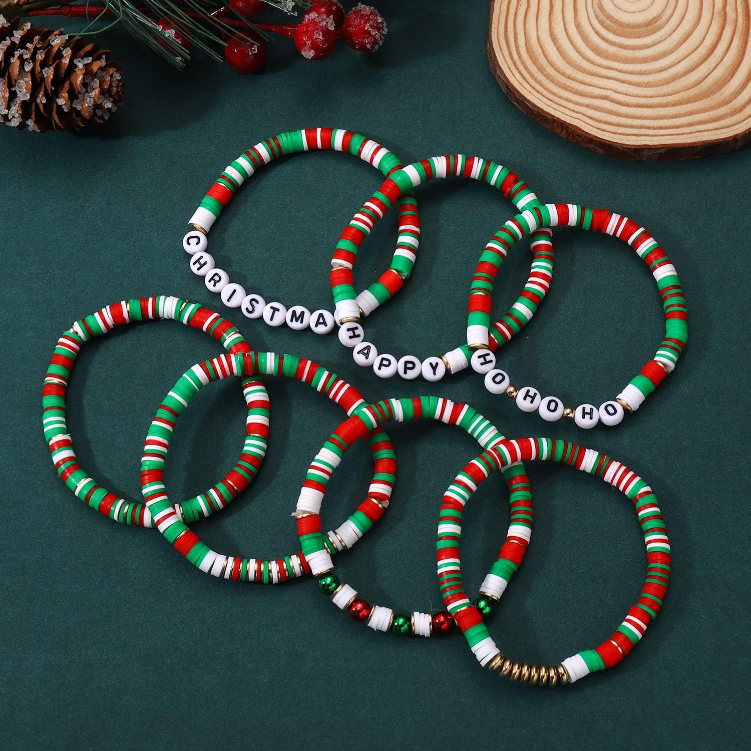 7pcs Christmas Beaded Bracelets Set Holiday Heishi Stretch Strands Red Green Polymer Clay Letter Stackable Friendship Charms Summer Surfer Beach Jewel