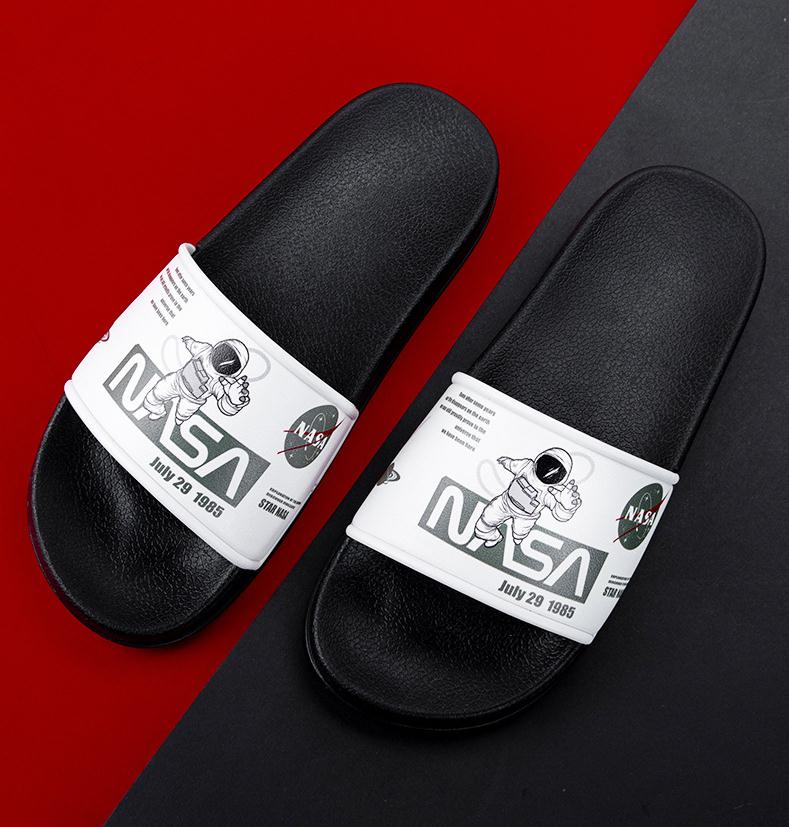 slippers male fashion indoor and outdoor personality soft bottom household Men Women Slippers Sandles
