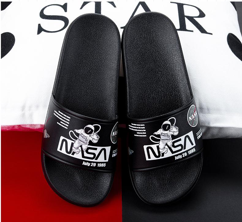 slippers male fashion indoor and outdoor personality soft bottom household Men Women Slippers Sandles