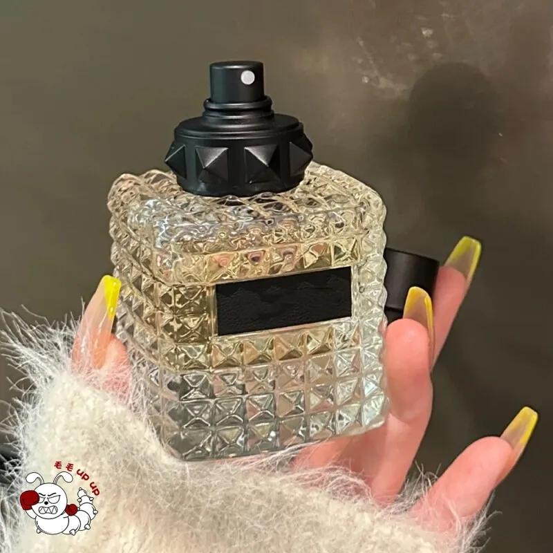Born in Roma Parfum Eau de Parfum 75 ml 90 ml 100 ml longue tenue mixte senteur intense spray livraison rapide