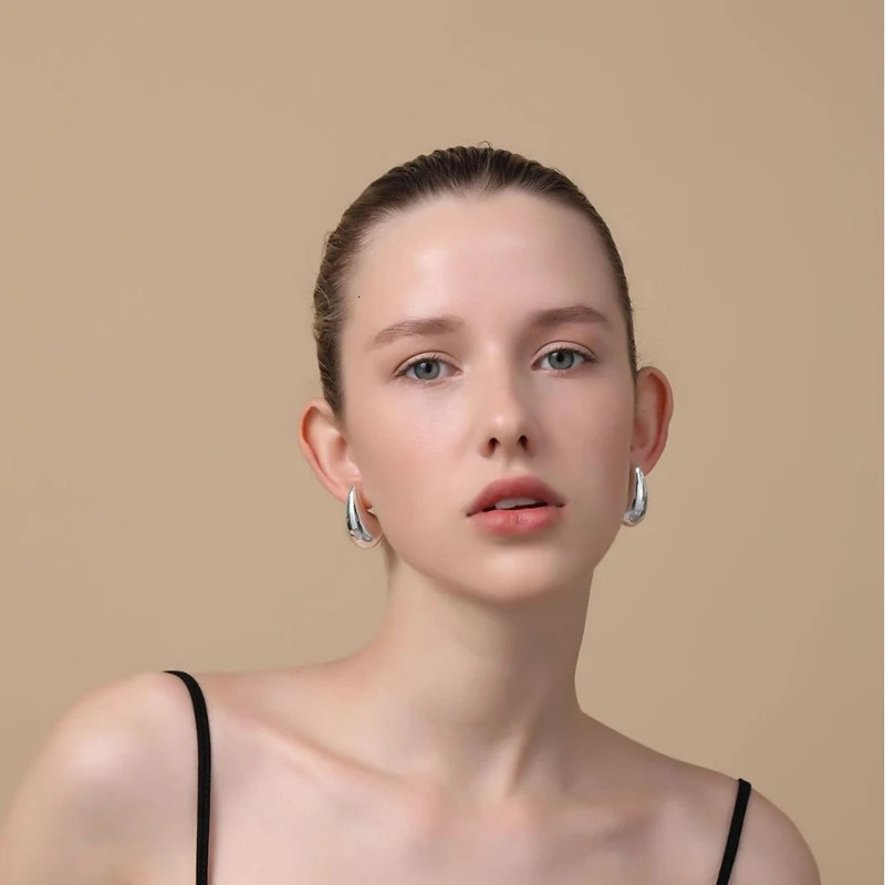 Charm Punk Metal Gold Color Chunky Dome Drop Teardrop Cshaped Stud Earrings for Women Simple Lightweight Hoops Trend Gift 231204