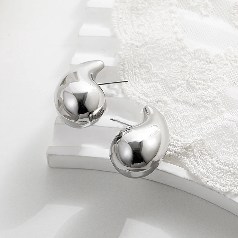 Charm Punk Metal Gold Color Chunky Dome Drop Teardrop Cshaped Stud Earrings for Women Simple Lightweight Hoops Trend Gift 231204