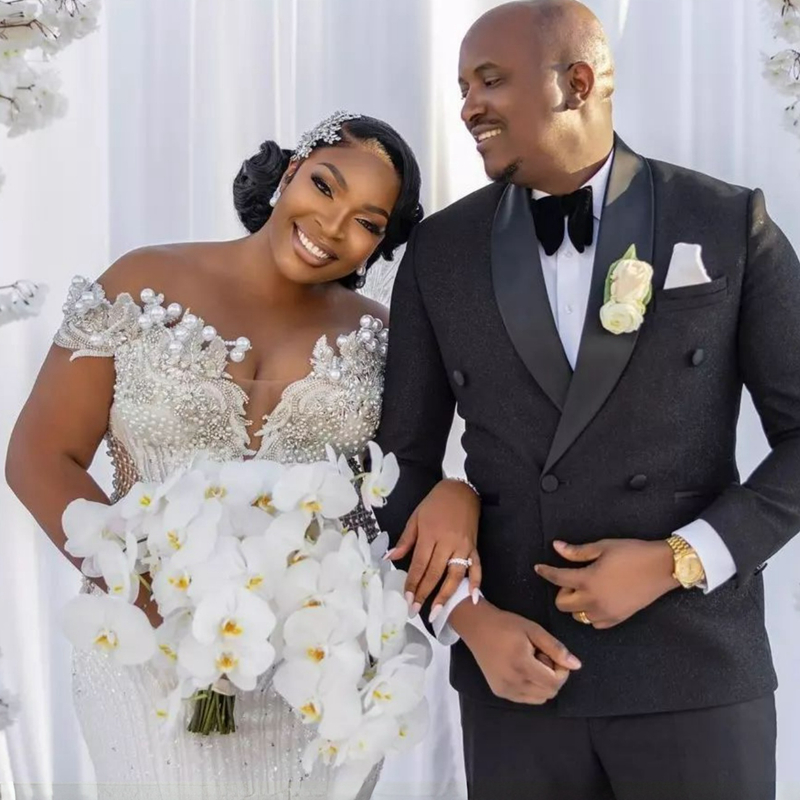 Luxurious Mermaid Wedding Dresses Off Shoulder Sparkling Lace Pearls Beaded Bridal Gowns Elegant for Bride African Black Women Country Style Chapel Dr