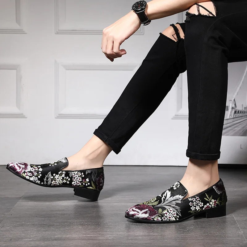 Dress Men's Casual Shoes Mens Comfortable Driving Loafers Light Moccasins Men Retro Embroidery Party Wedding Flats EUR Sizes New 38-48 231204