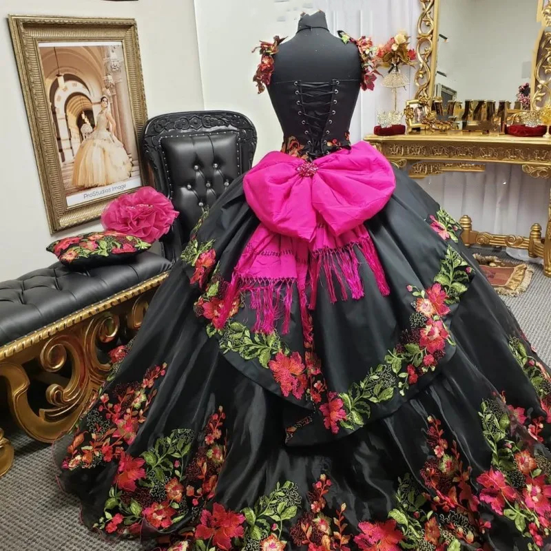 Mexican Black Quinceanera Dresses Floral Lace Applique Off the Shoulder Corset Sweet 16 Dress Charro Colorful Princess Prom Special Occasion Dress Fuc
