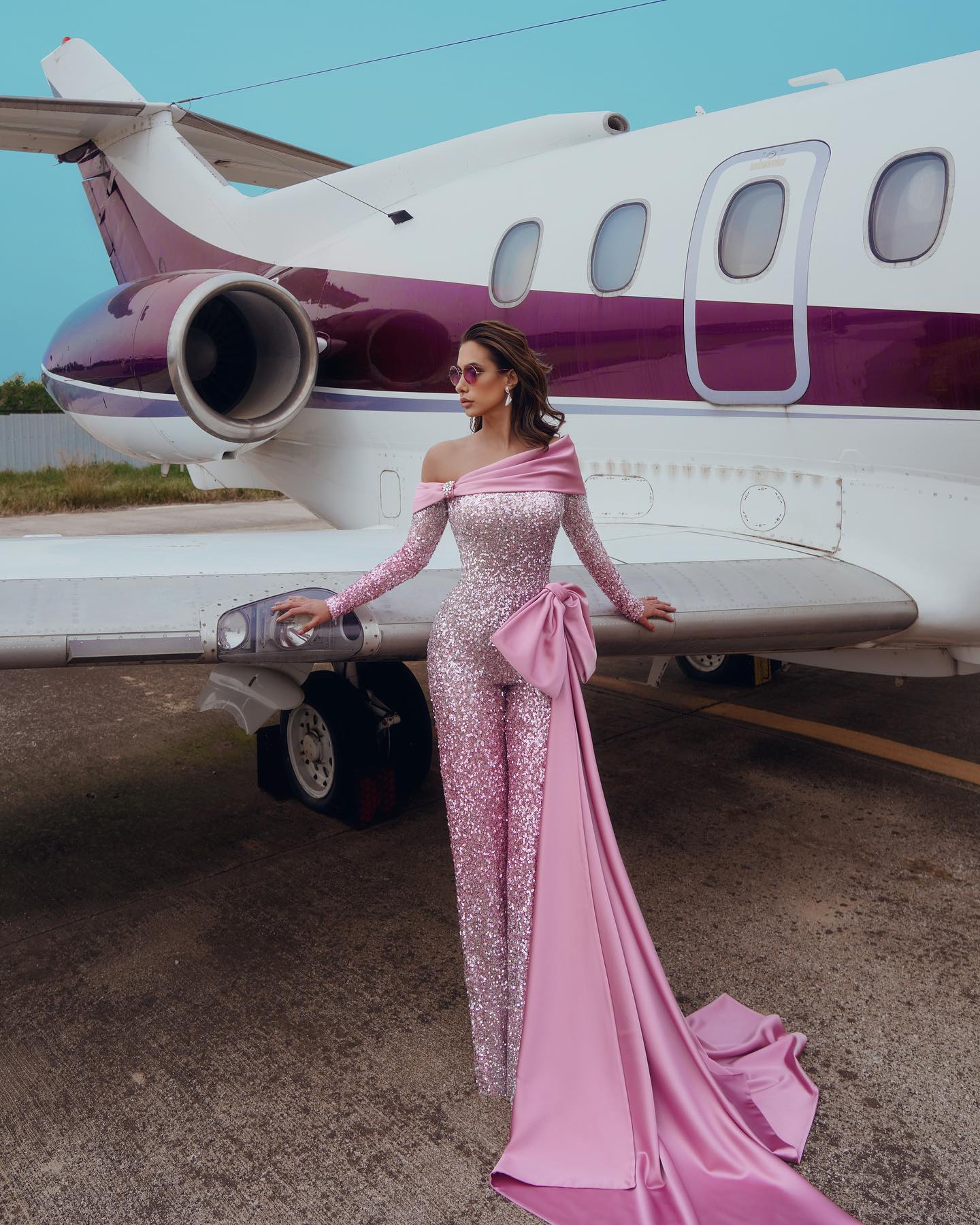 Elegant Pink Jumpsuits Evening Gown Off Shoulder Sequins Party Prom PantsSuit Bow Knot Sweep Train Formal Long Jumpsuit for special ocn