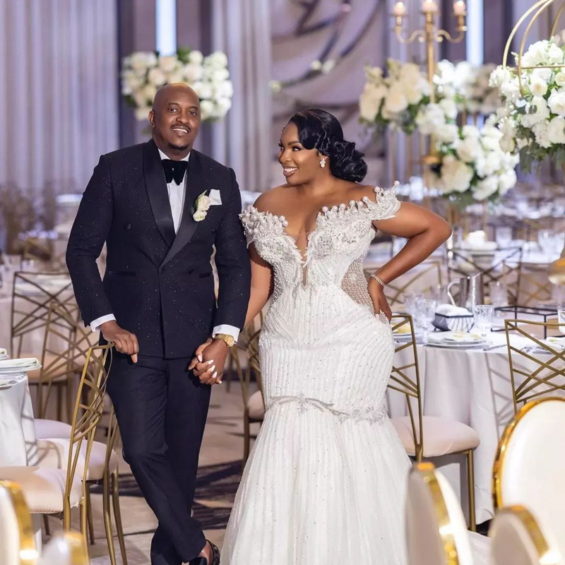 Luxurious Mermaid Wedding Dresses Off Shoulder Sparkling Lace Pearls Beaded Bridal Gowns Elegant for Bride African Black Women Country Style Chapel Dr