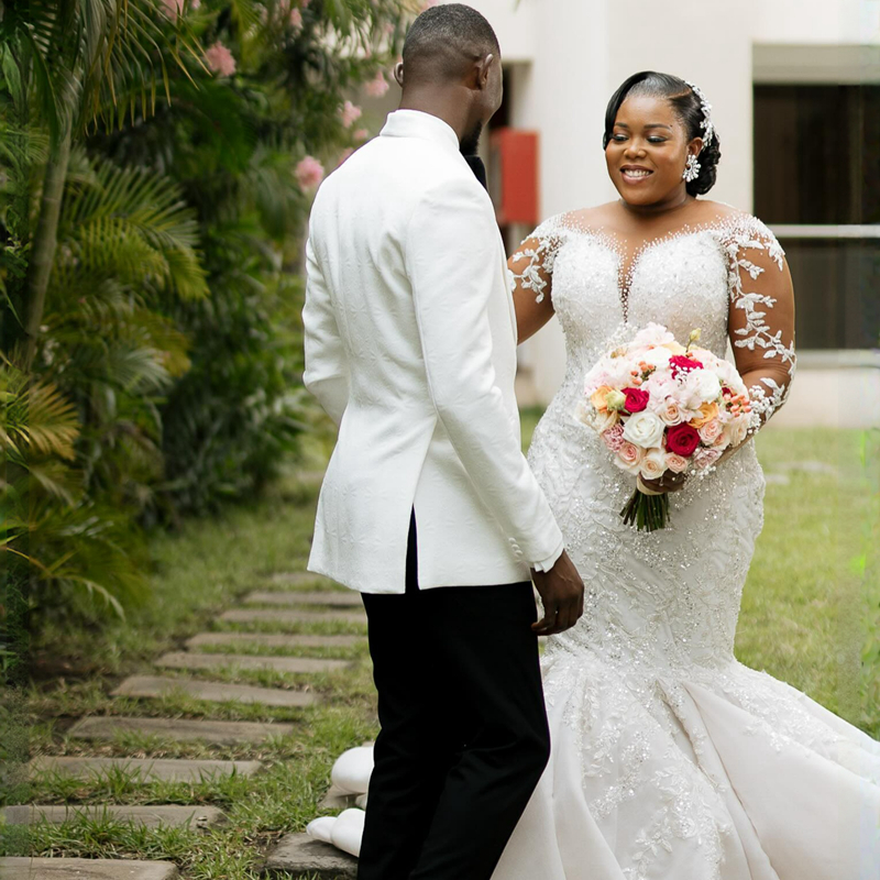 Nigeria Mermaid Wedding Dress for Bride Plus Size Long Sleeves Lace Rehinestones Bridal Gowns Elegant for Bride African Black Women Country Style Chap