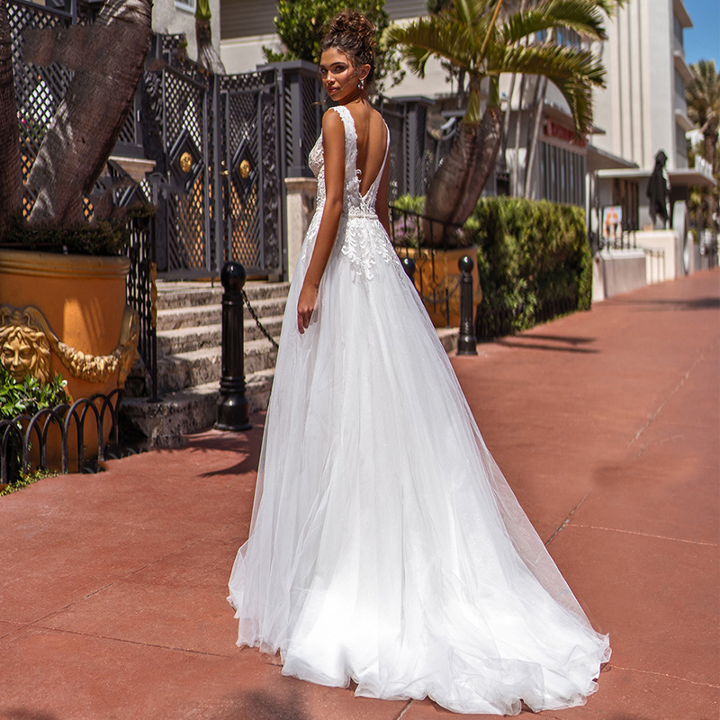 Tulle Lace Classic Wedding Gown For Bride Deep V-Neck Sleeveless Applique Backless Fairytale Sweep Train A-Line