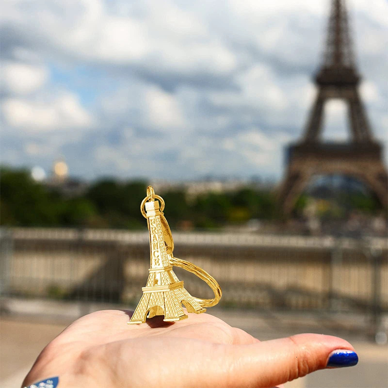 Keychains Lanyards 90Pcs Eiffel Tower Key Chain Key Ring Car Motorcycle Keychain Height Metal Creative Model Keyring For Christmas Gift 3 Colors 23120