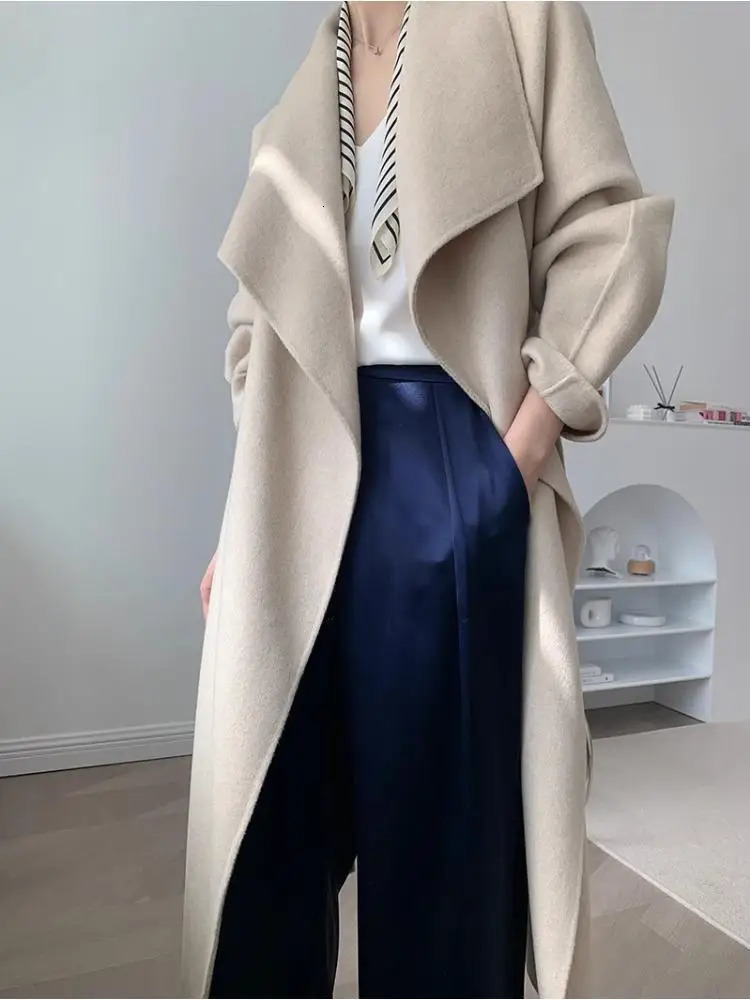 Women's Jackets Big TurnDown Collar Water Ripple Woolen Female 2023 AutumnWinter Loose Adjustable Waist Bathrobe Long Women Wool Coats 231205