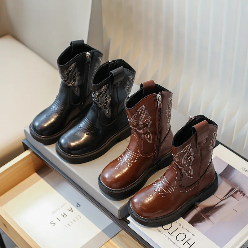 Boots 2024 Embroidery Girls Cowboy PU Leather Round Toe Zip Kids Mid Calf Short Shoes Solid Children Fashion 231206