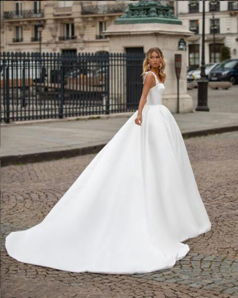 Sweetheart Off-Shoulder Wedding Dresses For Women Fancy Bow Satin Court Train Simple Lace-Up Sleeveless A-Line