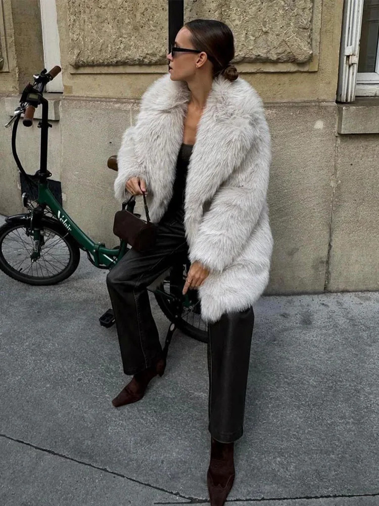 Women's Fur Faux Fashion Solid Thicken Coat For Women Elegant Turn Down Collar Female Warm 2023 Winter Long Sleeves Ladies 231205