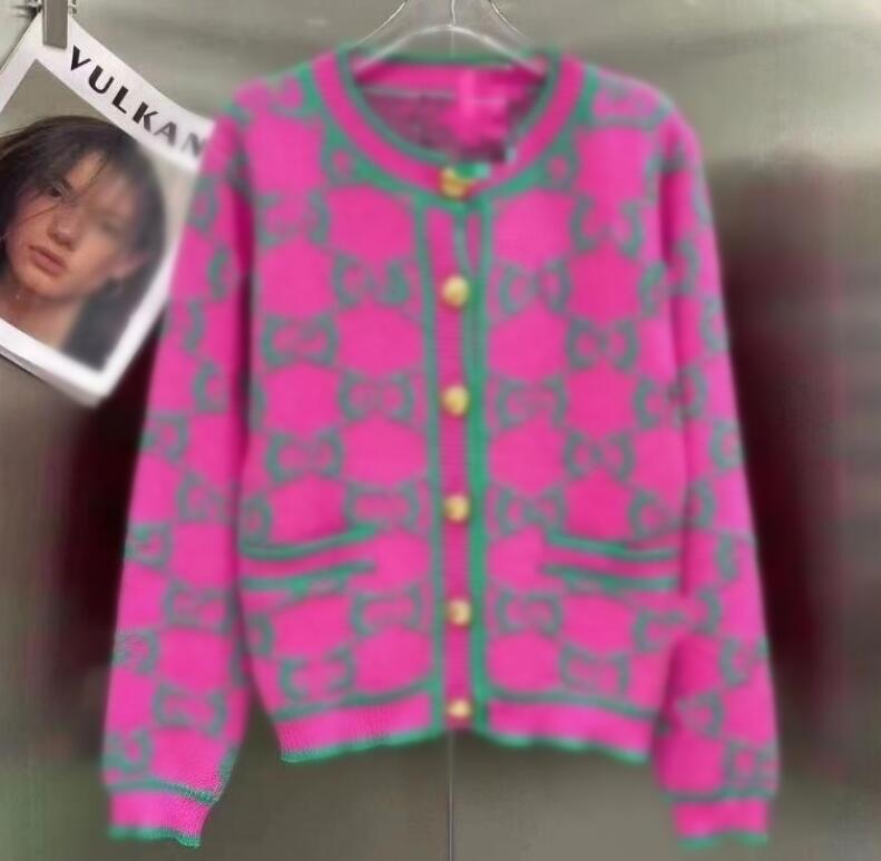 2024 Women's Sweaters pink Designer clothes Top Cardigan Casual V-Neck Knit Coat Long Sleeve Knitwear Jackets
