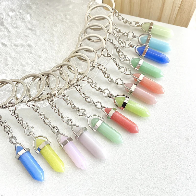Keychains Lanyards 20pcs Natural Stone Crystal Quartzs Keychain Women Men Handbag Hangle Car Key Holder Raw Mineral Stone KeyRing Jewelry 231205
