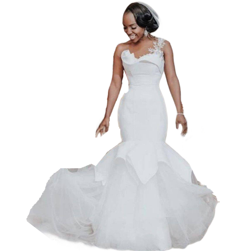 Simple One Shoulder Mermaid Wedding Dresses Crystals Beaded Lace Appliques Ruched Elegant Long White Satin Bridal Gowns Slim Fit Bride Dress 2024