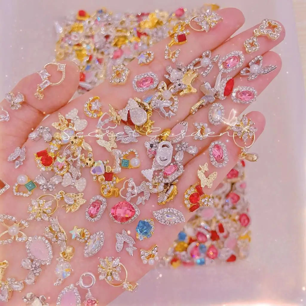Nail Art Decorations 50Pcs Beautiful Metal GlassResin Nail Art Rhinestones 3D Butterfly PendantCrystal Nail Decoration DIY Spring Manicure Accesso 231