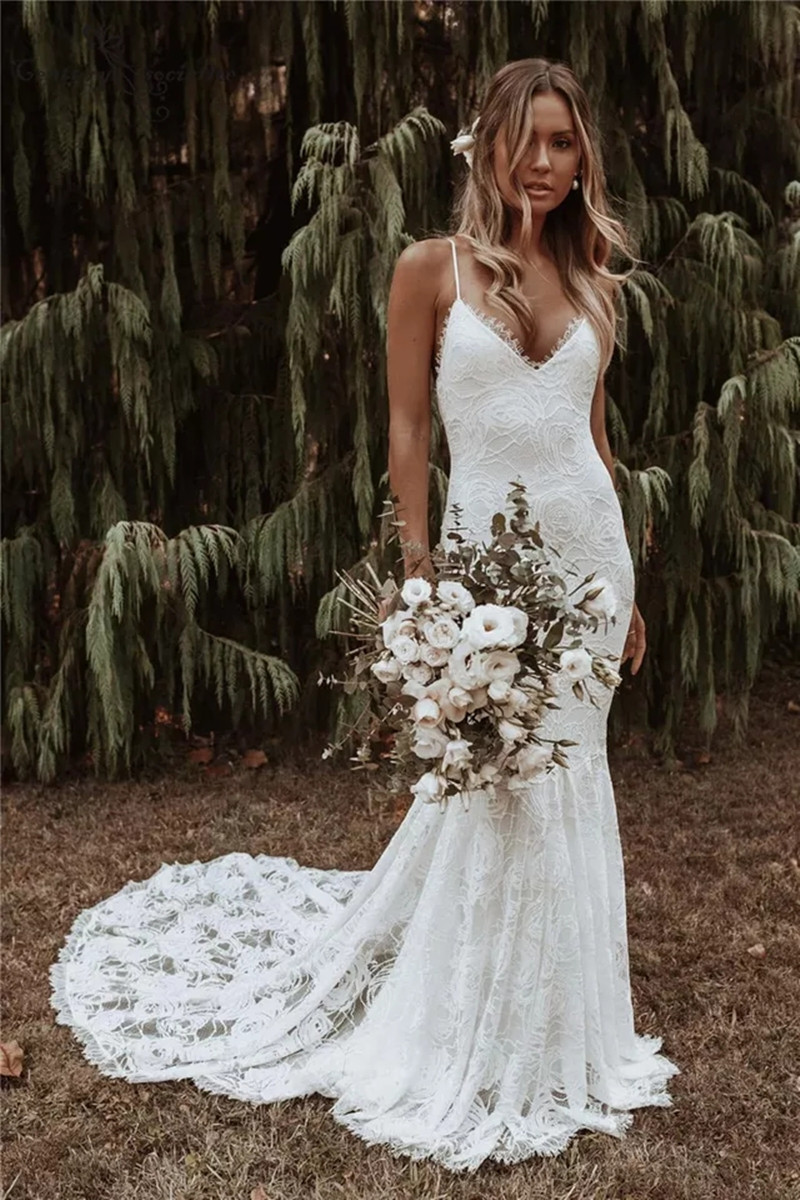 Spaghetti Attractive V-Neck Wedding Dresses For Mariages Backless Tulle Mermaid Sleeveless Mordern Applique Lace Court Train
