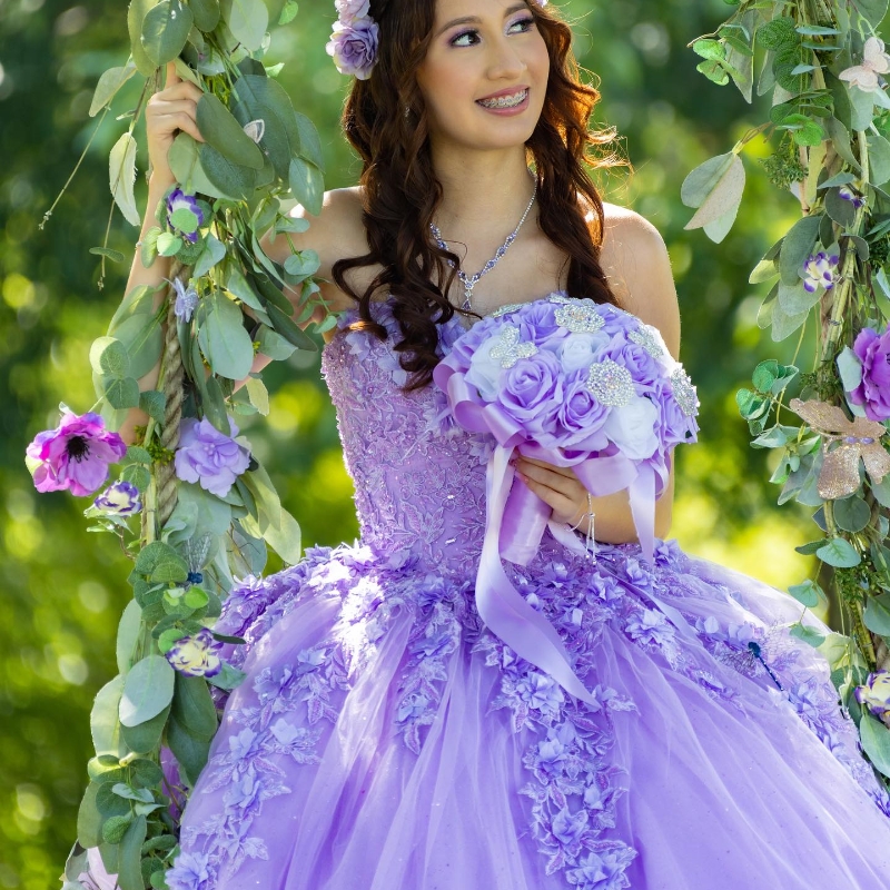 Shiny Lavender Quinceanera Dresses Ball Gown Off The Shoulder Corset Crystal Beading Appliques Lace Vestidos De Anos