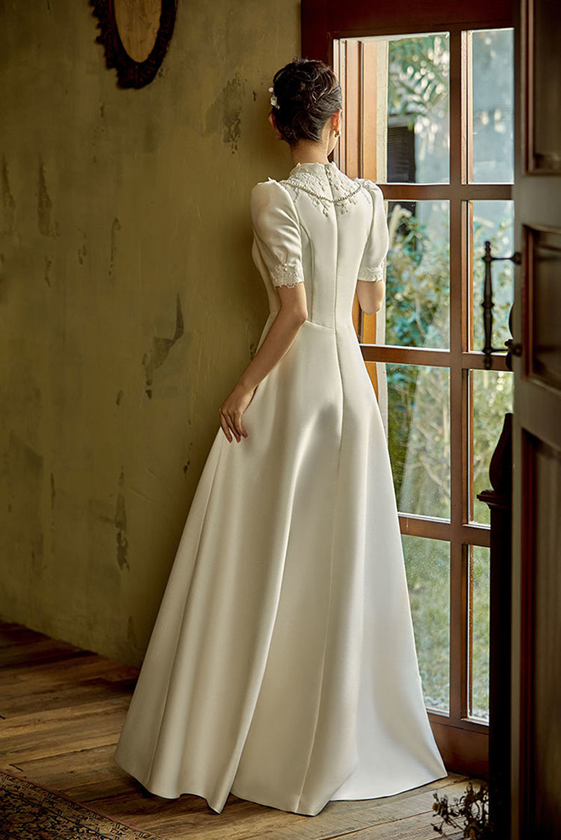 Satin Church Wedding Dress 2023 Elegant Vintage High Neck Pearls Beads Wedding Bride Gowns White A Line Vestido De Noiva