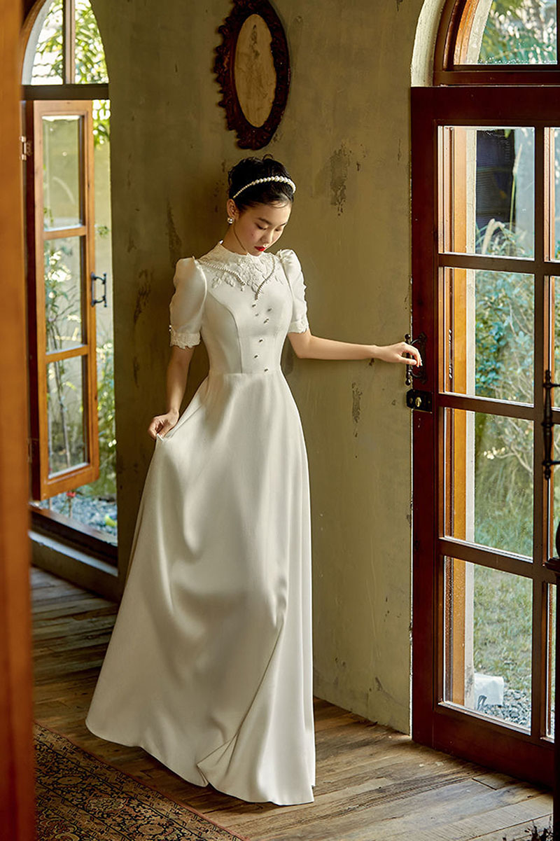 Satin Church Wedding Dress 2023 Elegant Vintage High Neck Pearls Beads Wedding Bride Gowns White A Line Vestido De Noiva