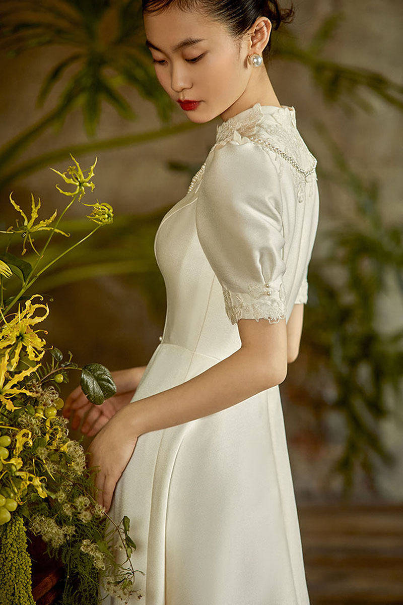Satin Church Wedding Dress 2023 Elegant Vintage High Neck Pearls Beads Wedding Bride Gowns White A Line Vestido De Noiva