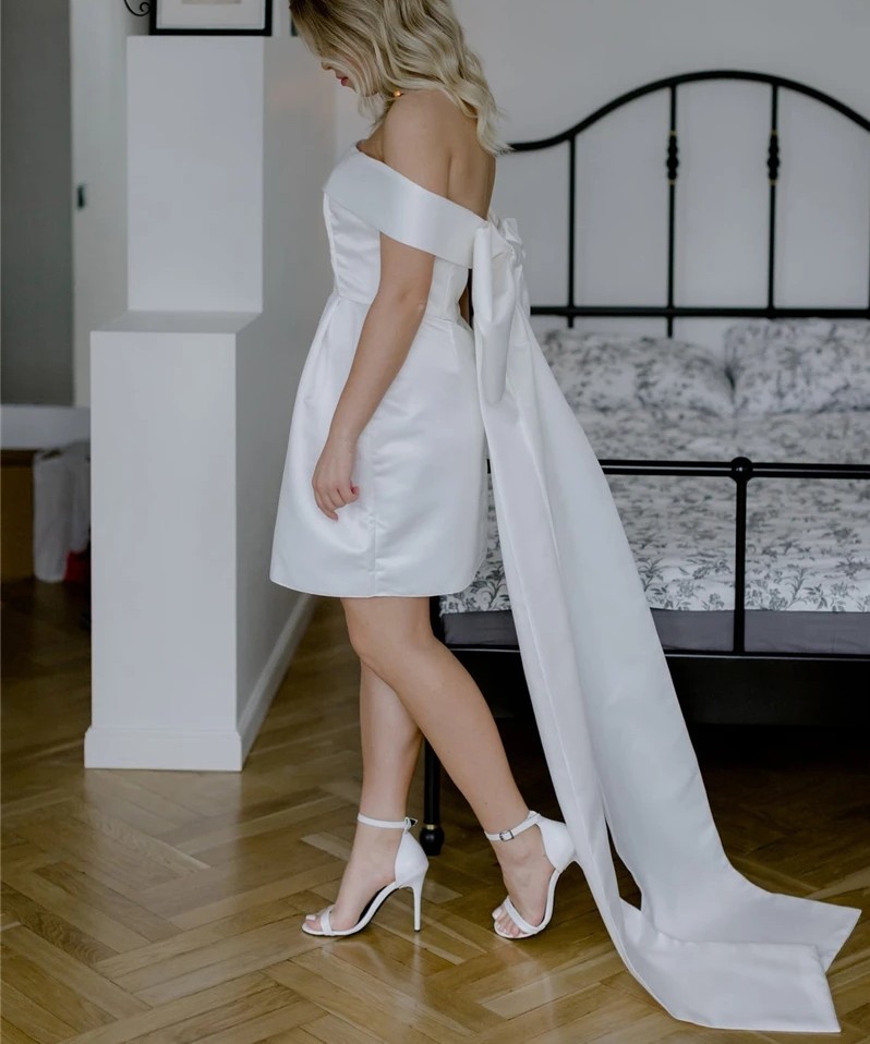 New Short Satin Wedding Dress 2024 with Detachable Big Bow Off the Shoulder Simple Bride Dresses Beach Bridal Party Gowns Robe De Mariee