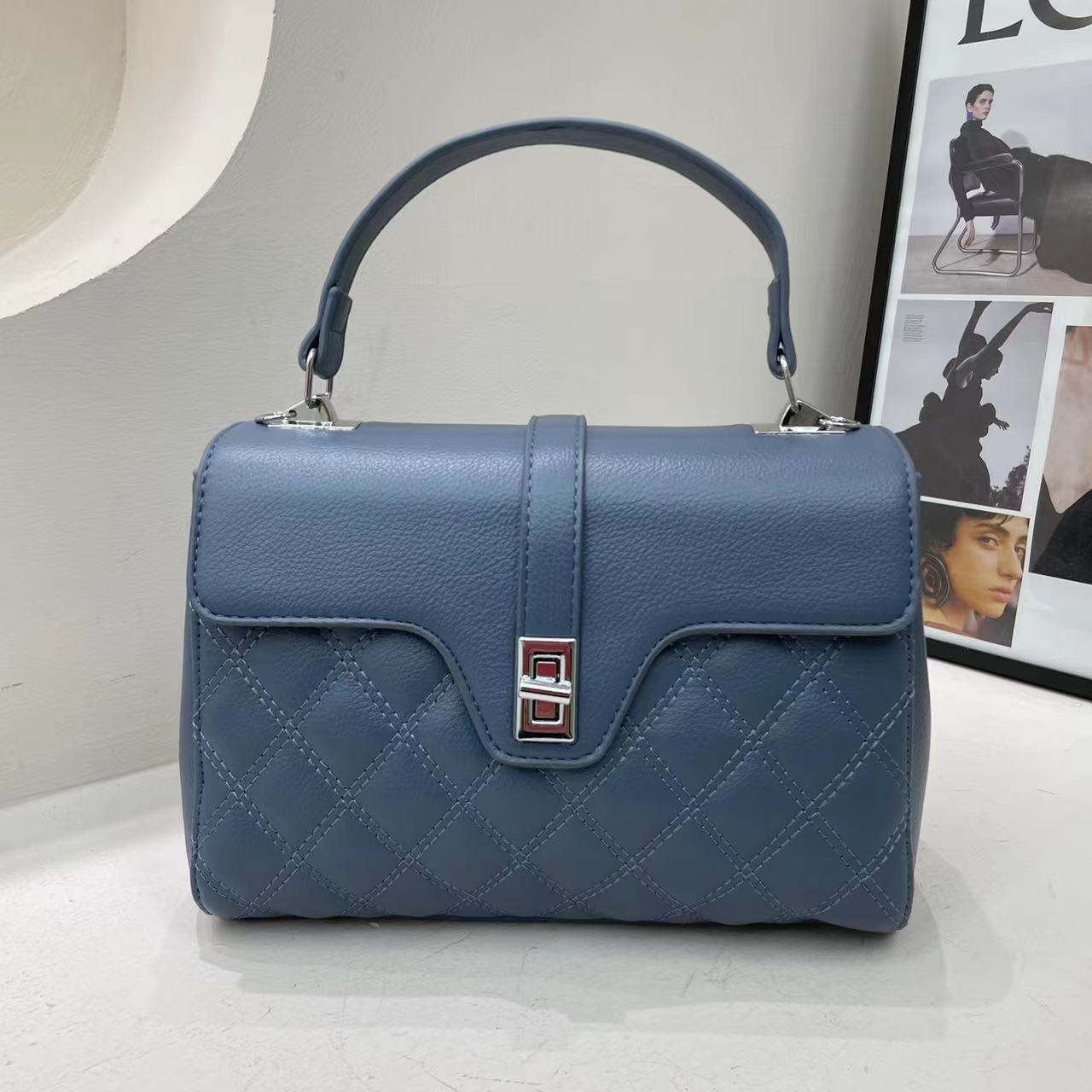 wholesale ladies bags 7 colors simple and versatile solid color thick leather handbag elegant atmosphere rhombic shoulder bag flip buckle women b