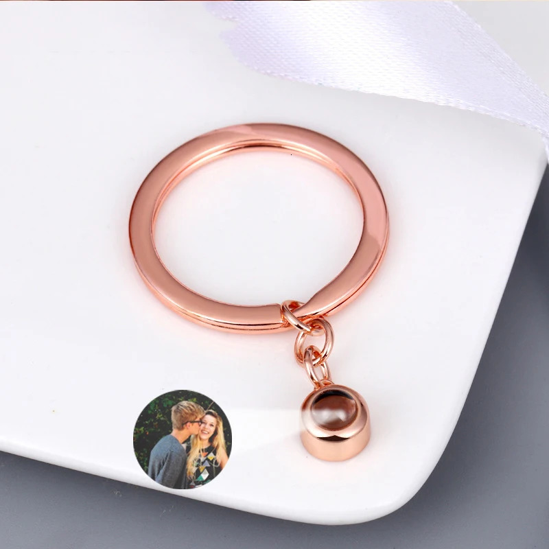 Key Rings Personalized Po Projection Chain Simple Custom Picture Small Circle Keyring for Women Men Memory Birthday Christmas Gift 231206