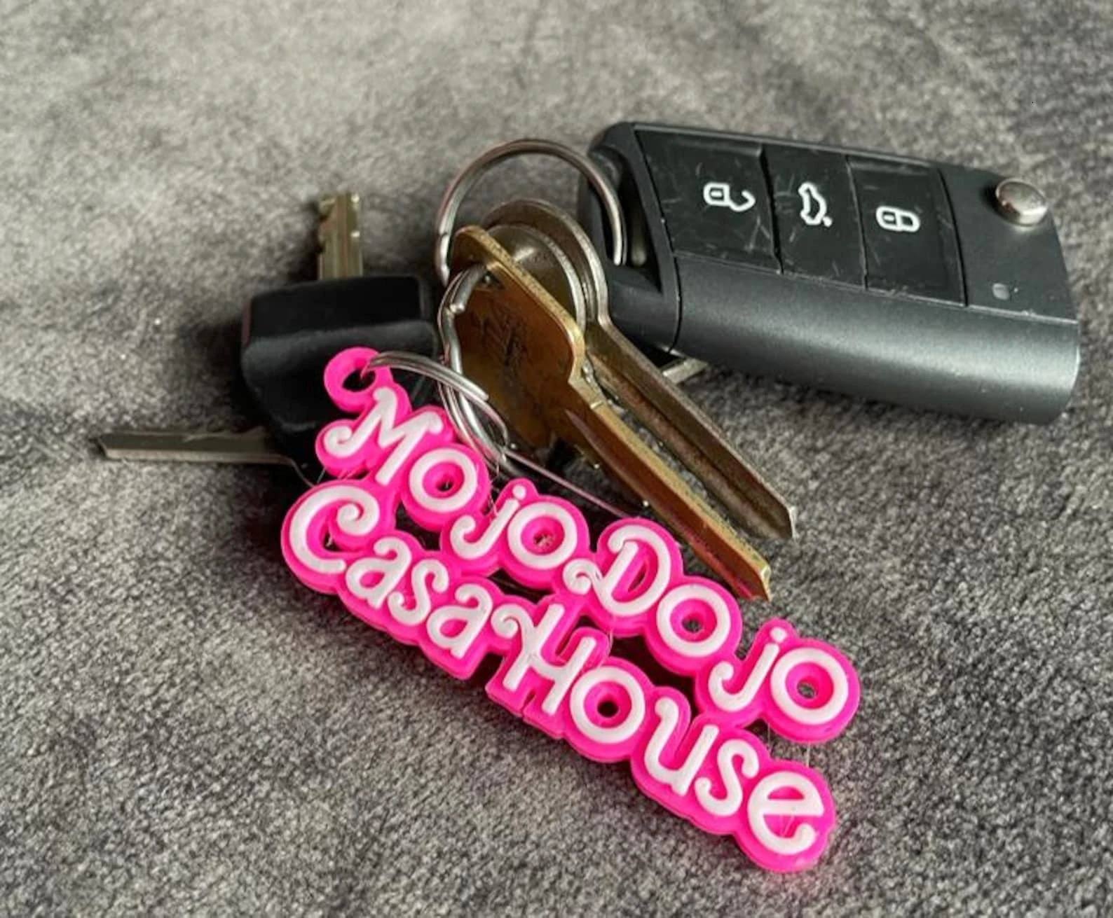 Key Rings Personalized 3D Keychain with Theme Handmade Pink and White Acrylic Nameplate Tags Customized Name Backpacks 231206