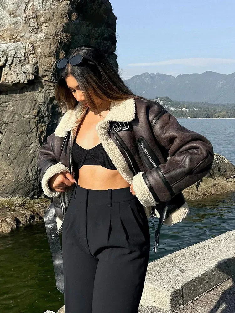 Women's Jackets HH TRAF Winter Faux Leather Jacket For Women Vintage Fleece Lining Motorcycle Coat Lapel Long Sleeve Woman Warm Outerwear 231206