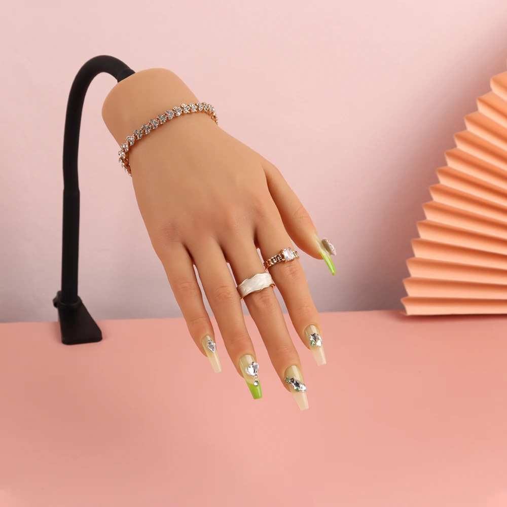 Nail Practice Display Silicone Hand Model for Nail Art Manicure Practice Hand with Stand Hand for Training Nail Display Nails Accesories 231202