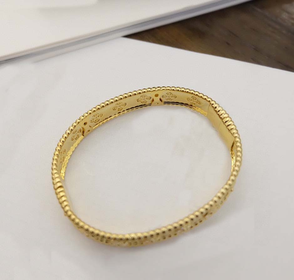 2024 Luxury quality punk band bracelet with diamond flower shape for women wedding jewelry gift have box stamp PS2059