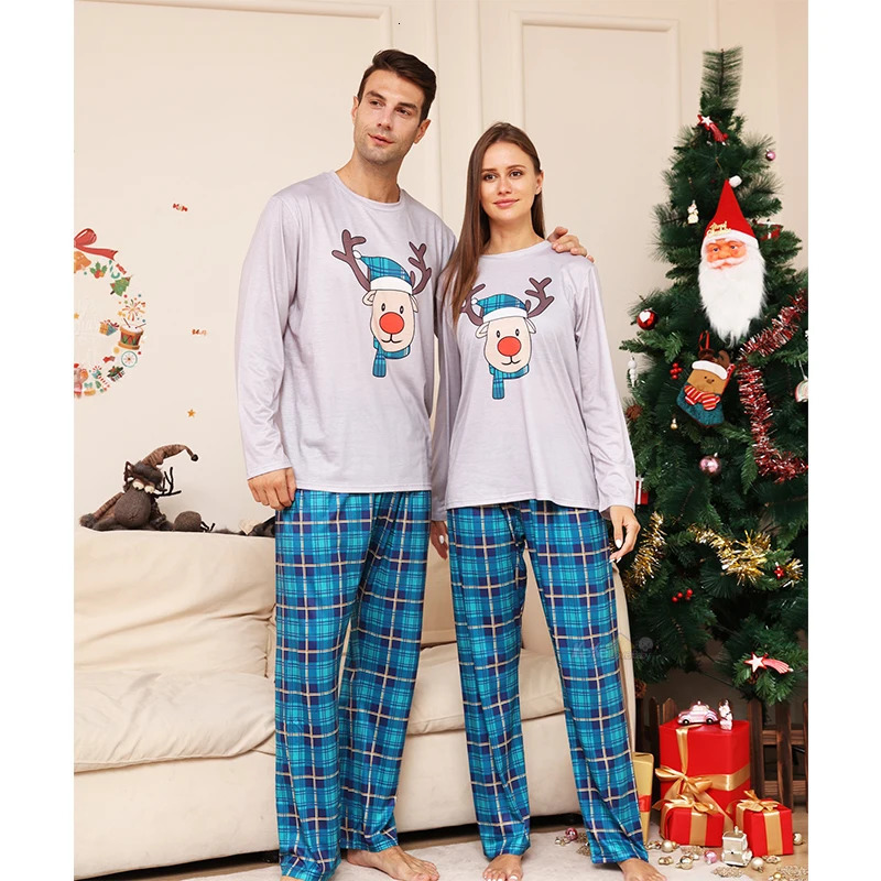 Family Matching Outfits Xmas Pajamas Set Deer Printed 2024 Christmas Look Same Adult Kids Mother And Daughter Dog Clothes 231207