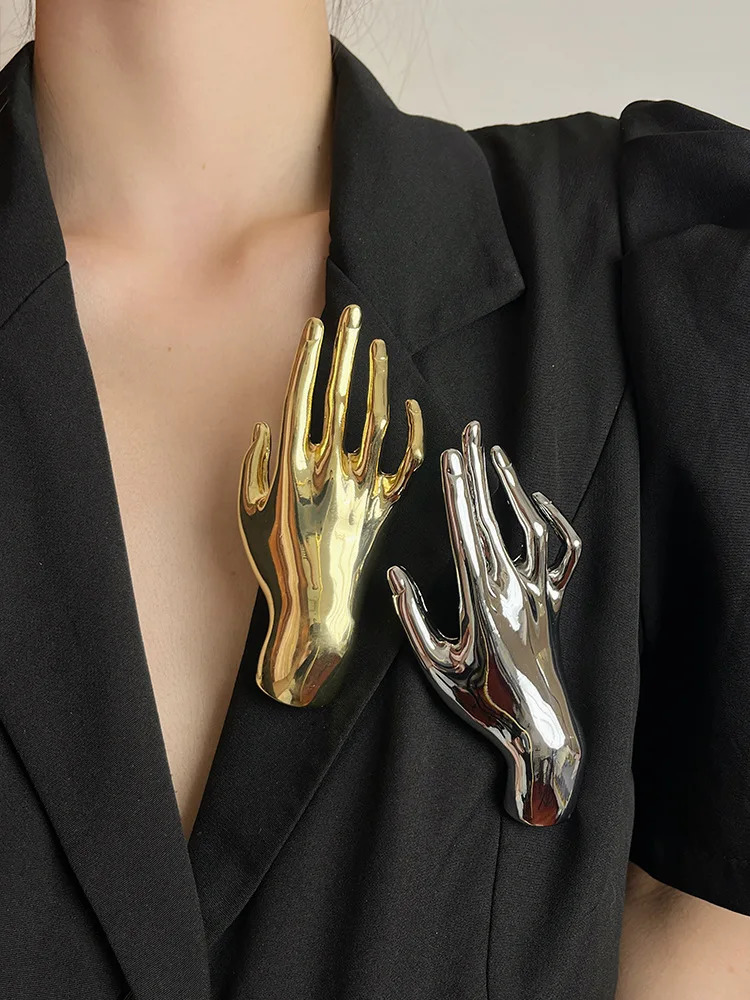 Pins Brooches Metal Smooth Palm Hand shaped Large Broochs for Women Men Punk Unique Creative Suit Party Jewelry Accessories 231208